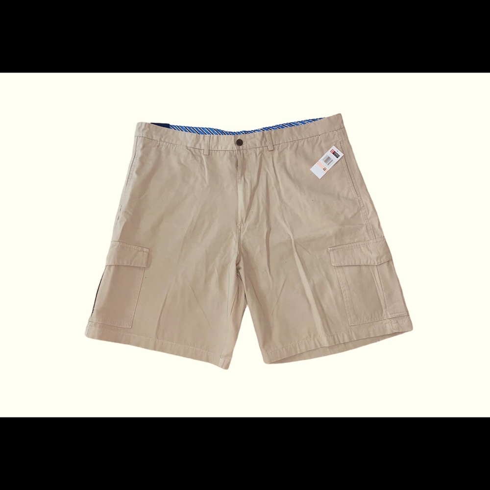 Chaps Cargo Shorts for Men Sz. 42 NWT